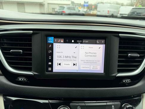 Used 2023 Chrysler Voyager LX image 26