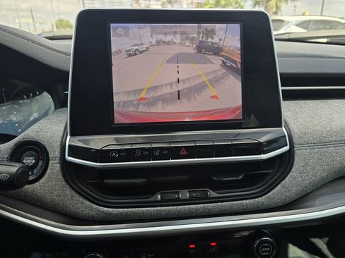 Used 2022 Jeep Compass Latitude image 22