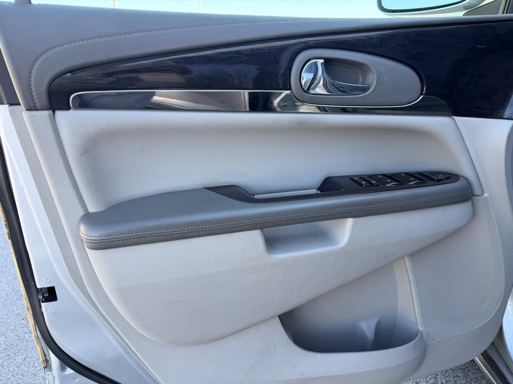 Used 2017 Buick Enclave Convenience FWD image 7