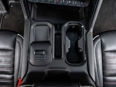 Used 2025 GMC Sierra 2500 AT4X image 28