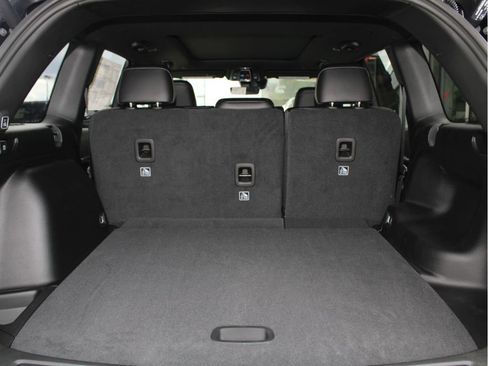 New 2025 Jeep Grand Cherokee Limited w/ Trailer Tow Package image 24