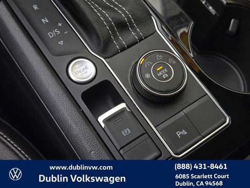 Certified 2022 Volkswagen Atlas SEL R-Line image 21