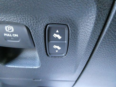 Used 2024 RAM 1500 Big Horn image 23