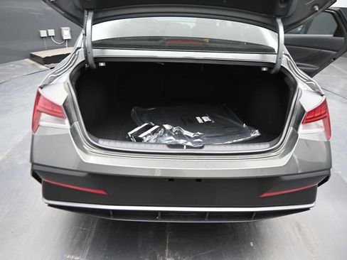 New 2026 Hyundai Elantra SEL Sport Premium FWD image 15