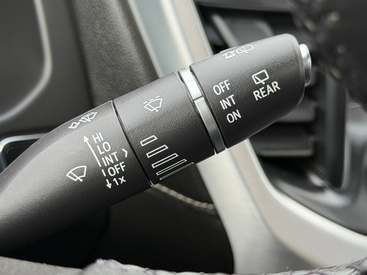 Used 2019 GMC Acadia SLT w/ LPO, Floor Liner Package AWD/4WD image 46