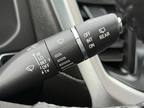 Used 2019 GMC Acadia SLT w/ LPO, Floor Liner Package AWD/4WD image 46