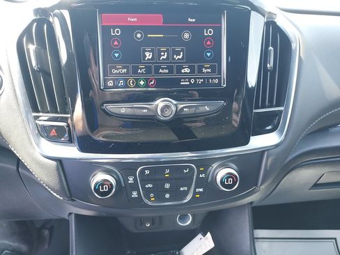 Used 2023 Chevrolet Traverse LT FWD image 24