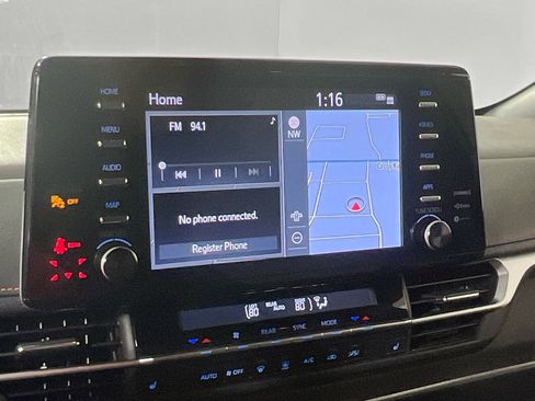 Used 2024 Toyota Sienna XSE FWD image 15
