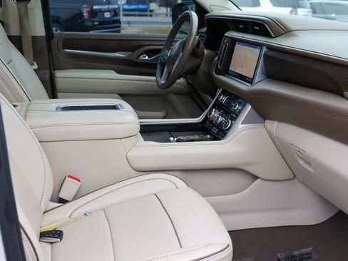 Used 2021 GMC Yukon Denali w/ Denali Premium Package image 22