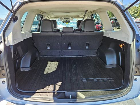 Used 2017 Subaru Forester 2.5i Touring AWD/4WD image 11