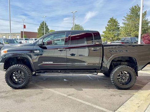 Used 2017 Toyota Tundra SR5 w/ SR5 Upgrade Package AWD/4WD image 10