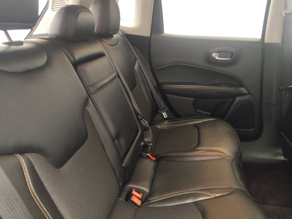 Used 2018 Jeep Compass Latitude w/ Popular Equipment Group FWD image 19