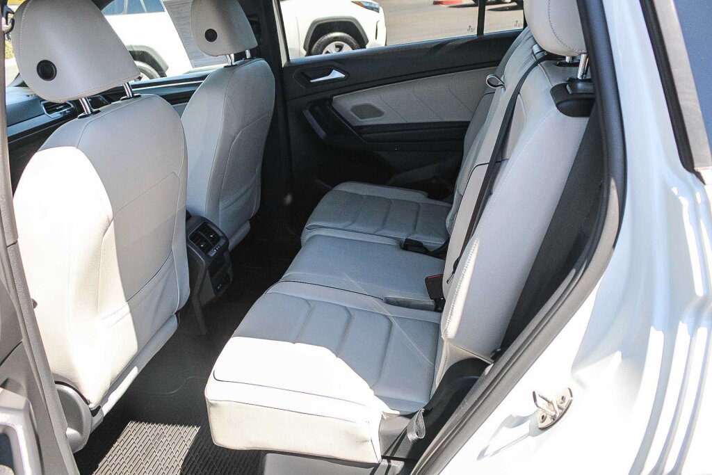 Used 2021 Volkswagen Tiguan SEL Premium R-Line AWD/4WD image 10