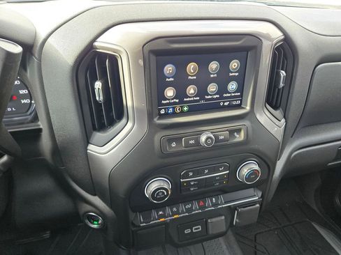 Certified 2025 Chevrolet Silverado 1500 Custom image 9