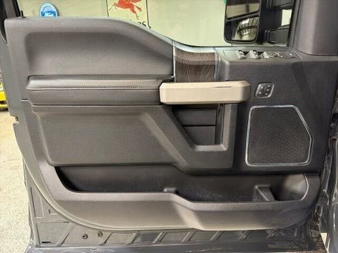 Used 2021 Ford F250 Lariat w/ Lariat Ultimate Package AWD/4WD image 17