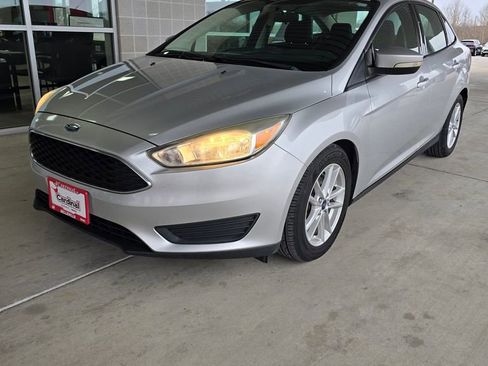Used 2016 Ford Focus SE image 4