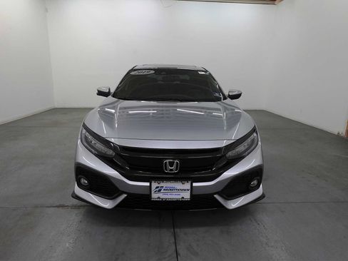 Used 2019 Honda Civic Sport Touring image 2