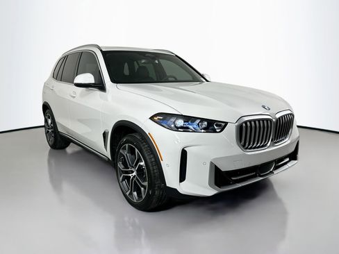 New 2026 BMW X5 xDrive40i w/ Parking Assistance Package image 3