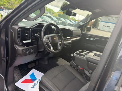 Used 2022 Chevrolet Silverado 1500 LT w/ LPO, Dark Essentials Package AWD/4WD image 9