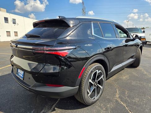New 2026 Chevrolet Equinox EV LT image 10
