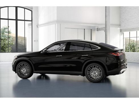 Used 2025 Mercedes-Benz GLC 300 4MATIC image 32