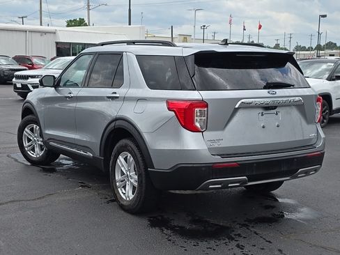 Used 2023 Ford Explorer XLT w/ Equipment Group 202A AWD/4WD image 53