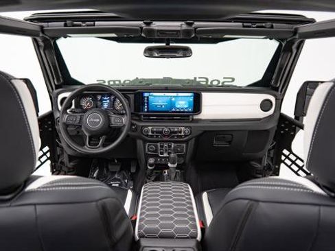 Used 2026 Jeep Gladiator Sport image 2