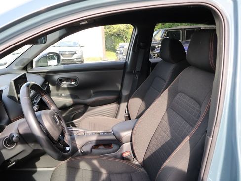 Used 2025 Honda HR-V Sport image 11