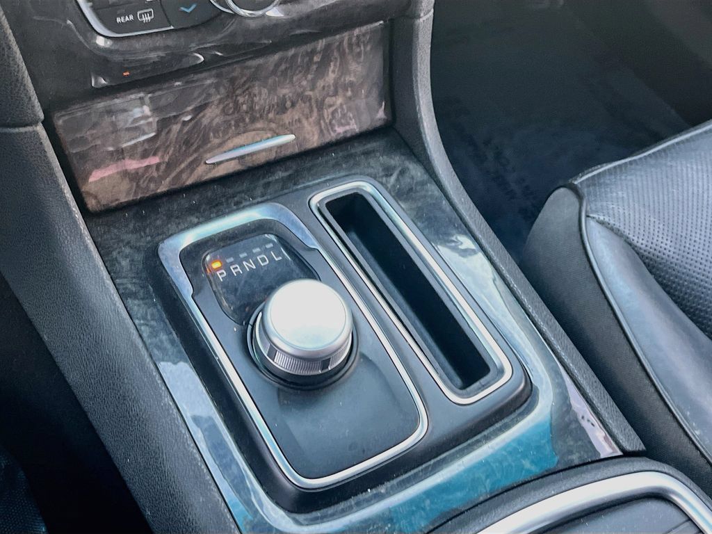 Used 2022 Chrysler 300 Touring L w/ Comfort Group RWD image 16