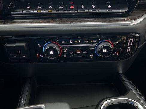 Used 2022 Chevrolet Silverado 1500 LT Trail Boss w/ LT Trail Boss Premium Package image 16