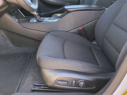 Used 2024 Chevrolet Malibu LT image 19