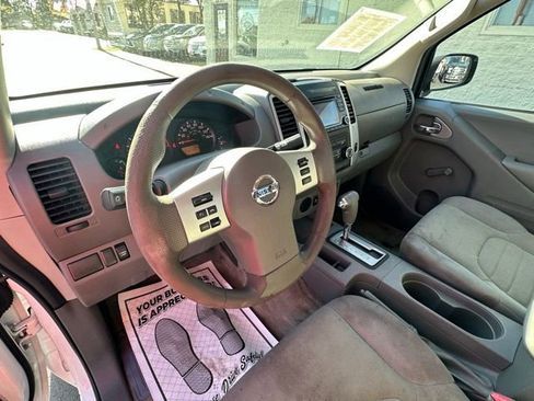 Used 2018 Nissan Frontier S image 3