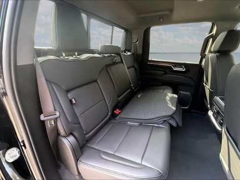 New 2026 GMC Sierra 2500 Denali w/ Technology Package AWD/4WD image 9