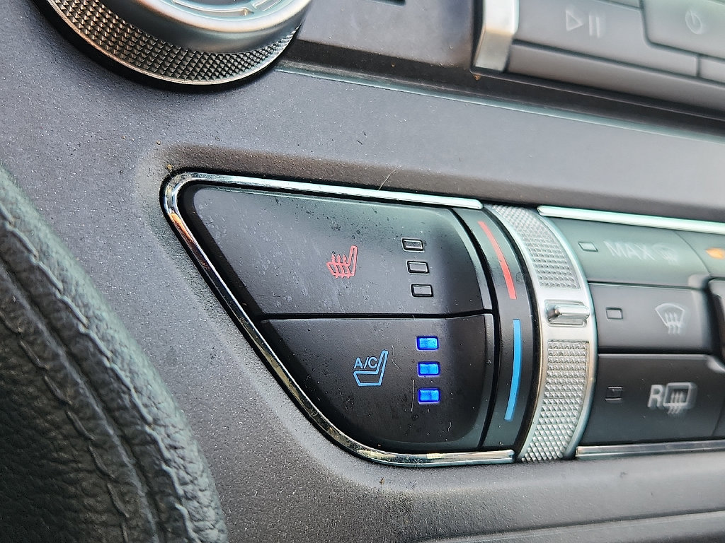 Used 2022 Ford Mustang Premium RWD image 25