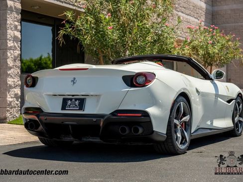 Used 2022 Ferrari Portofino M RWD image 10