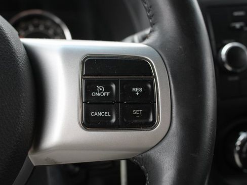 Used 2016 Jeep Compass Latitude image 14