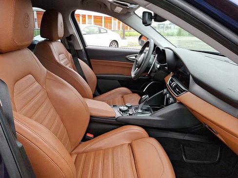 Used 2018 Alfa Romeo Giulia Ti Sport w/ Quick Order Package 22S Sport image 12