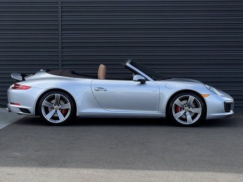Certified 2018 Porsche 911 Carrera 4S image 8