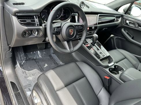 New 2025 Porsche Macan Turbo image 4