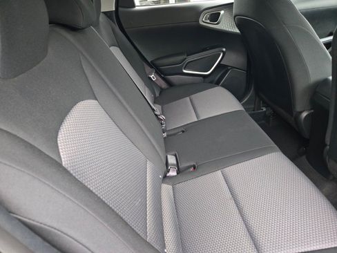 Used 2025 Kia Soul LX w/ LX Technology Package FWD image 10