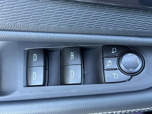 Used 2026 Chevrolet Blazer EV LT w/ LPO, Blackout Package FWD image 11