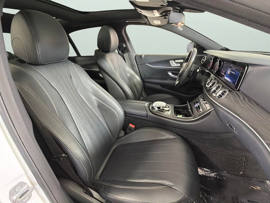 Used 2018 Mercedes-Benz E 300 image 33