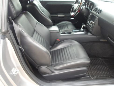 Used 2013 Dodge Challenger R/T image 7