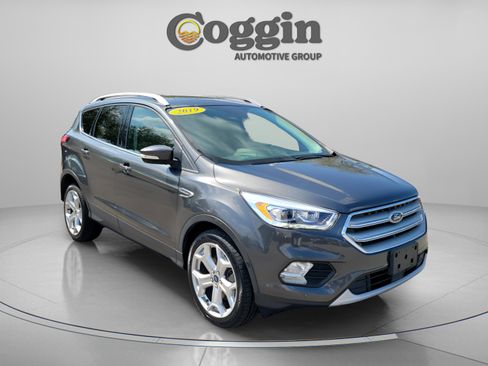 Certified 2019 Ford Escape Titanium image 4