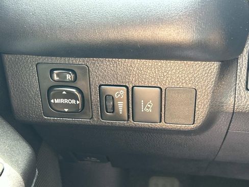 Used 2018 Toyota RAV4 XLE image 31