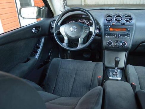 Used 2010 Nissan Altima 2.5 S FWD image 40