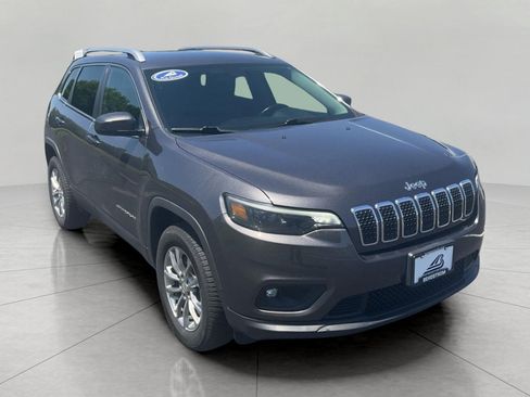Used 2019 Jeep Cherokee Latitude Plus w/ Cold Weather Group AWD/4WD image 1
