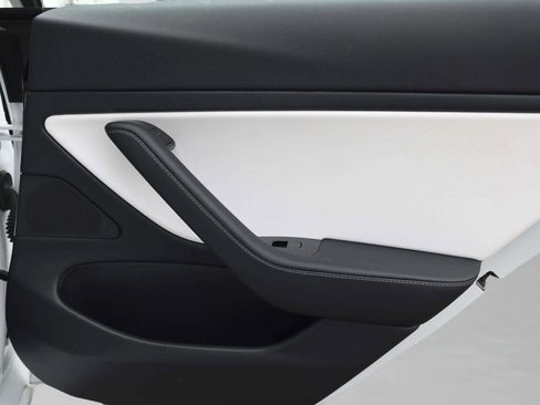 Used 2020 Tesla Model 3 Standard Range Plus image 31