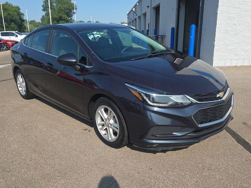 Used 2016 Chevrolet Cruze LT w/ Convenience Package FWD image 8
