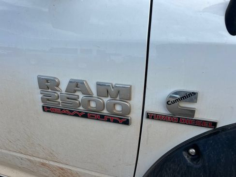 Used 2018 RAM 2500 Tradesman w/ Chrome Appearance Group AWD/4WD image 4